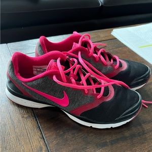 ❌SOLD❌ Neon Hot Pink Women’s Nike Trainer Sneakers